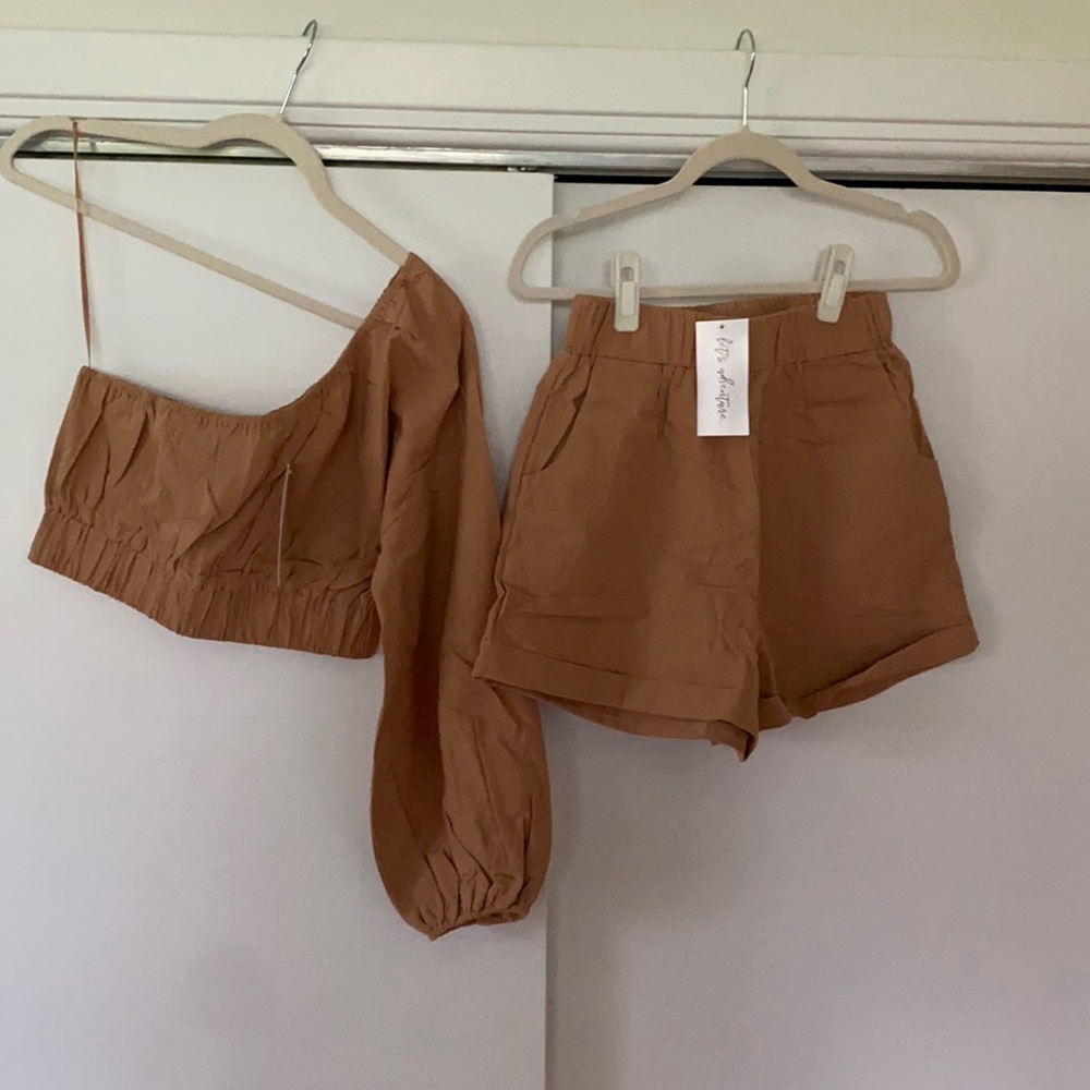 New With Tags 12th Tribe Milo Tan Two Piece Crop Set Size Small